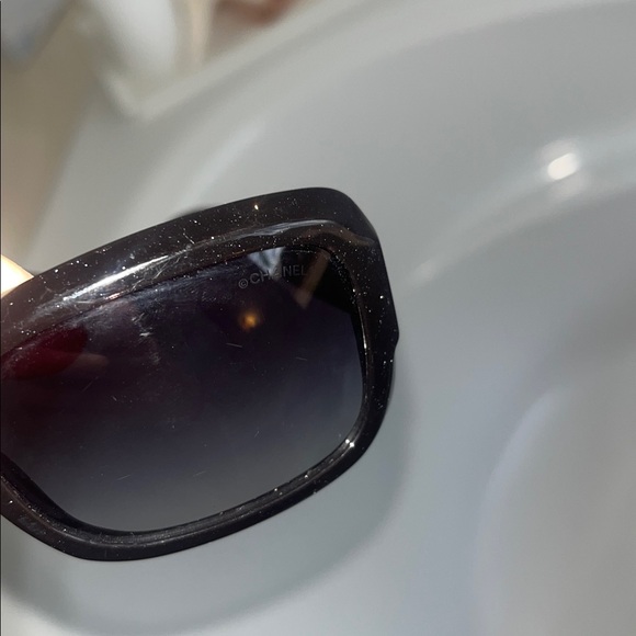 Chanel sunglasses - Picture 7 of 9